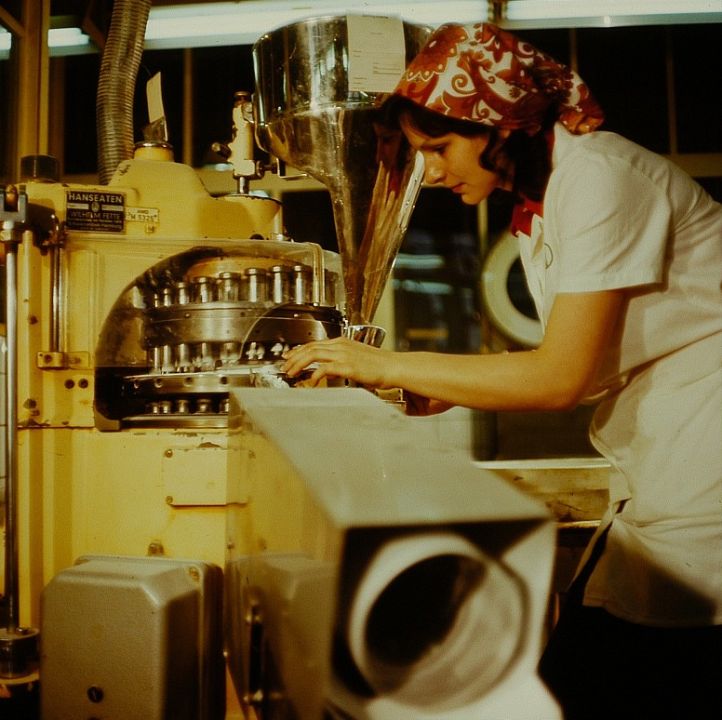 Industrielle Herstellung von Tabletten.