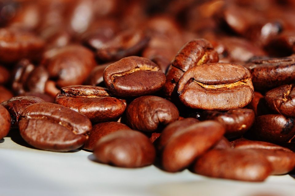 Koffein wurde erstmals 1819 aus Kaffeebohnen isoliert.