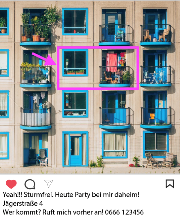 Bild eines Wohnblocks mit bunten Balkonen.