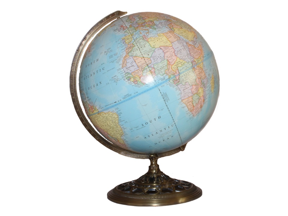 Seitliche Abbildung eines modernen Globus auf einem goldenen Sockel. Nordatlantik, Südatlantik und Afrika sind dem Betrachter zugewandt. 