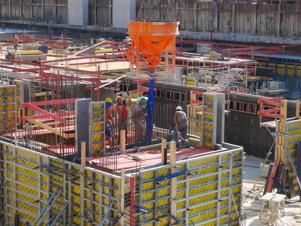 Körperliche Arbeit auf einer Baustelle